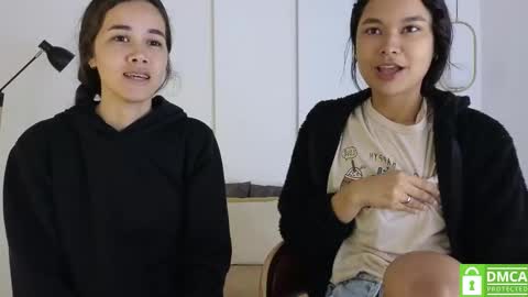 chanell and yina online show from December 2025 01:06:01 PM