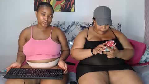 Snapshot of sexychill2000 chatting on May 2026 07:54:02 PM SEXYCHILL online show from May 2026 07:54:02 PM
