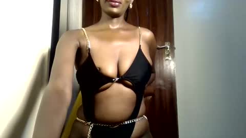sexyclara90 online show from April 2026 06:15:01 PM