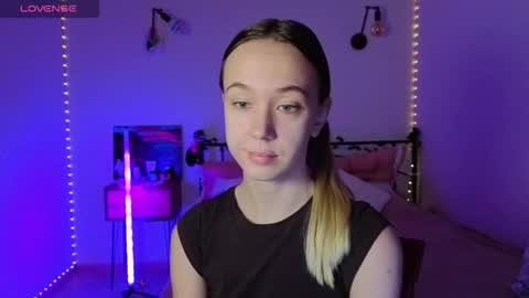 Sophia online show from October 2025 08:04:02 AM