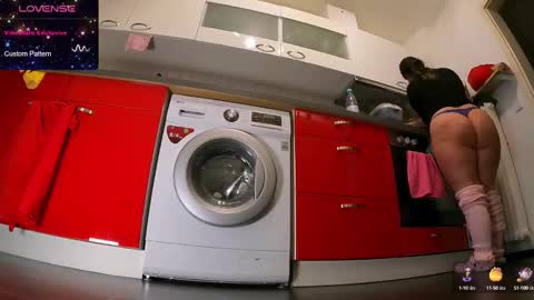 Snapshot of sexydea chatting on February 2025 09:42:01 AM XDA online show from February 2025 09:42:01 AM