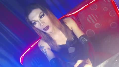 Devine online show from February 2026 07:56:02 PM