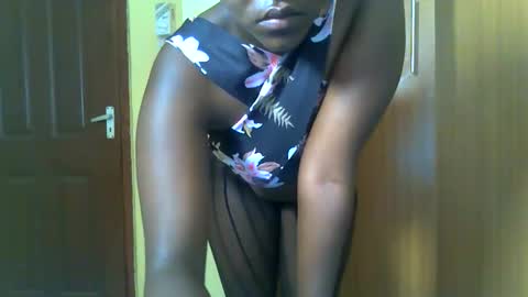 Snapshot of sexydolly16 chatting on June 2026 03:29:01 PM davina online show from June 2026 03:29:01 PM