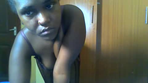 Snapshot of sexydolly16 chatting on June 2026 04:44:01 PM davina online show from June 2026 04:44:01 PM