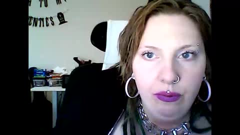 Snapshot of sexyemoprincess chatting on October 2025 02:39:02 PM Wouldntyouliketoknow online show from October 2025 02:39:02 PM