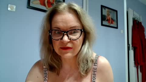 Snapshot of sexyjennyeu chatting on March 2025 08:27:02 PM Jenny online show from March 2025 08:27:02 PM