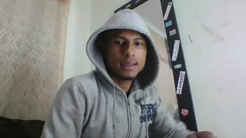 Snapshot of sexyleon69 chatting on April 2026 07:01:01 AM Sexy leon online show from April 2026 07:01:01 AM