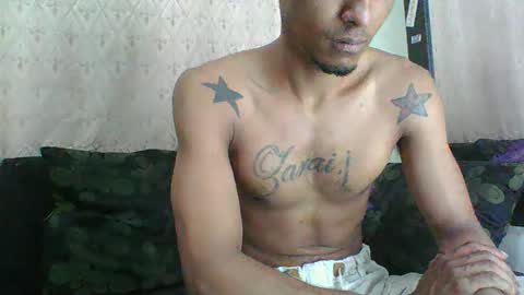Snapshot of sexyleon69 chatting on April 2026 06:03:02 PM Sexy leon online show from April 2026 06:03:02 PM