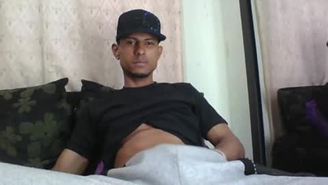 Snapshot of sexyleon69 chatting on June 2026 09:42:01 PM Sexy leon online show from June 2026 09:42:01 PM