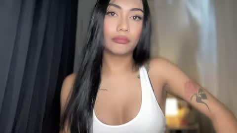 Snapshot of sexylovesappira chatting on June 2026 04:51:01 PM maxine online show from June 2026 04:51:01 PM