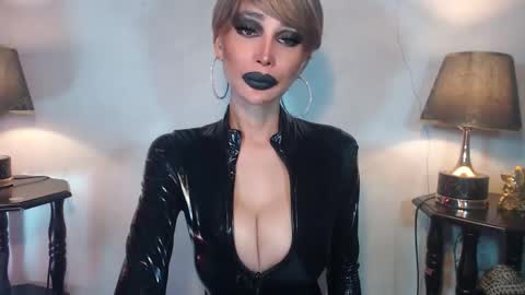 Queen Sofia online show from April 2026 02:48:02 AM