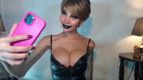 Queen Sofia online show from May 2026 03:11:02 AM