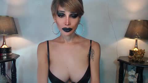 Queen Sofia online show from May 2026 01:55:01 AM