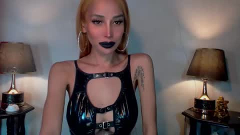 Snapshot of sexylusty2258 chatting on May 2026 02:55:02 PM Queen Sofia online show from May 2026 02:55:02 PM