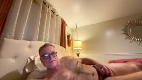 Snapshot of sexymundeman chatting on March 2026 03:21:01 AM Raymond Art Model online show from March 2026 03:21:01 AM