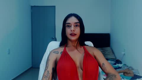 Snapshot of sexynatalia25 chatting on December 2024 05:04:02 AM Natalia Duran online show from December 2024 05:04:02 AM
