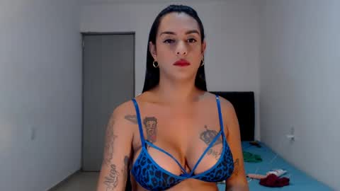Snapshot of sexynatalia25 chatting on June 2026 01:50:01 PM Natalia Duran online show from June 2026 01:50:01 PM