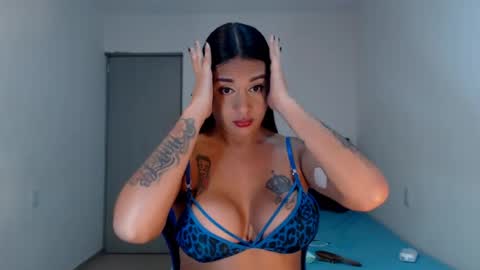 Snapshot of sexynatalia25 chatting on July 2026 09:21:01 PM Natalia Duran online show from July 2026 09:21:01 PM