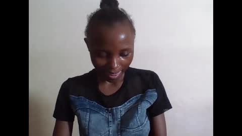 Snapshot of sexyneedle22 chatting on April 2026 07:33:02 PM VIVIAN online show from April 2026 07:33:02 PM