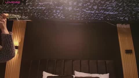 R A C H E L online show from October 2025 12:05:01 PM