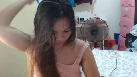 Snapshot of sexyreesebunny chatting on May 2026 02:33:01 PM Reese online show from May 2026 02:33:01 PM
