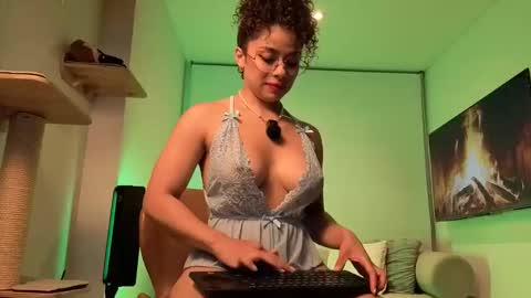 Ivanna and Esteban online show from April 2026 09:45:01 AM