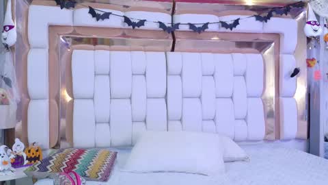 Kendall online show from October 2025 12:26:01 PM