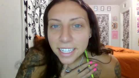 sexytatslut369 online show from June 2026 05:38:02 PM