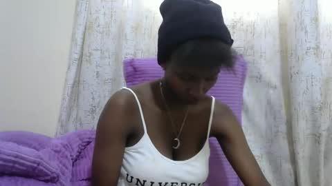 Snapshot of sexytinyy chatting on December 2025 10:32:02 AM maria online show from December 2025 10:32:02 AM