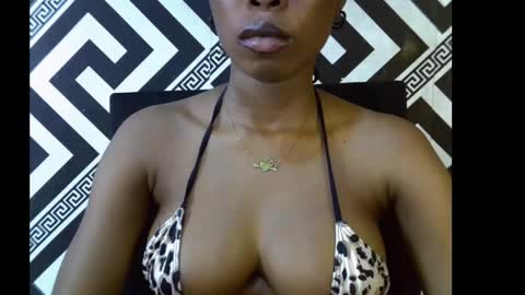 Snapshot of sezy_petite chatting on September 2025 10:46:02 PM Wealth online show from September 2025 10:46:02 PM