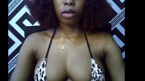 Snapshot of sezy_petite chatting on October 2025 11:14:01 PM Wealth online show from October 2025 11:14:01 PM