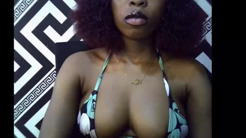 Snapshot of sezy_petite chatting on October 2025 06:06:01 PM Wealth online show from October 2025 06:06:01 PM