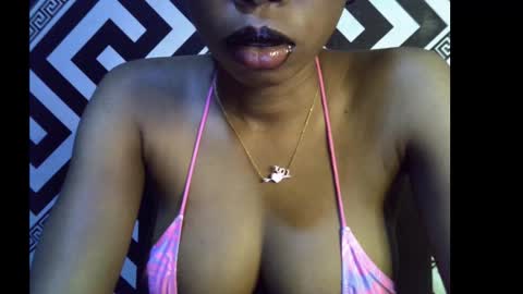 Snapshot of sezy_petite chatting on October 2025 07:50:01 AM Wealth online show from October 2025 07:50:01 AM