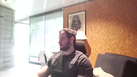 shad0w_hunter online show from October 2025 01:33:02 PM