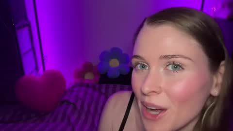 Snapshot of shadebabe chatting on June 2026 04:36:02 AM shadebabe online show from June 2026 04:36:02 AM