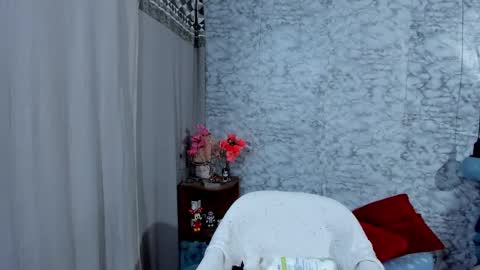 Snapshot of shaden_1 chatting on October 2025 06:57:01 AM Liz online show from October 2025 06:57:01 AM