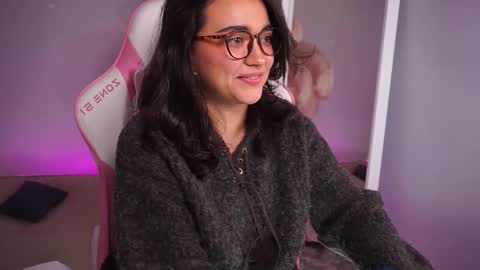 Lily  online show from November 2025 03:49:01 PM