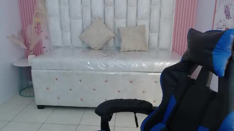 Shalon  online show from October 2025 02:17:02 PM