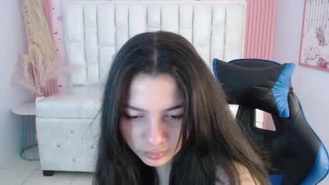 Shalon  online show from November 2025 01:22:01 PM