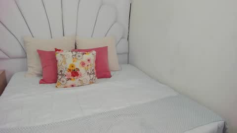 Shamara Thomson online show from October 2025 10:45:01 PM