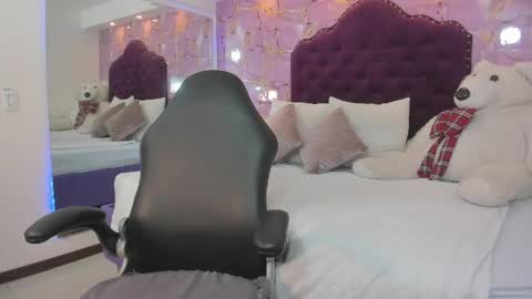 Snapshot of shamara_thomson chatting on May 2026 05:42:02 PM Shamara Thomson online show from May 2026 05:42:02 PM