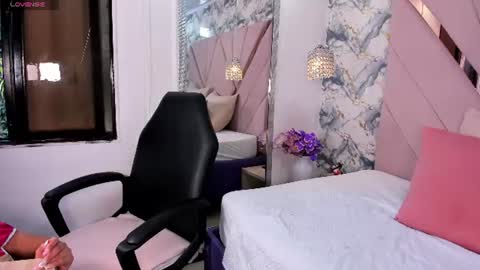 Snapshot of shamara_thomson chatting on June 2026 10:23:02 PM Shamara Thomson online show from June 2026 10:23:02 PM