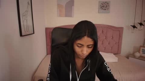 shanelle online show from November 2025 03:07:01 AM