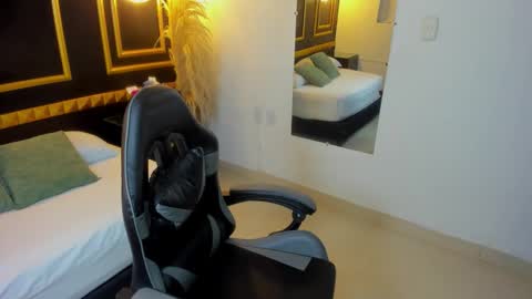 Shanel online show from February 2026 01:52:02 PM