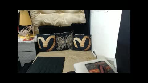 shanleehotcreammy online show from December 2025 11:43:02 PM