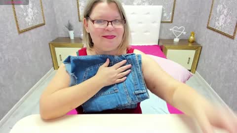 Shannon online show from December 2024 08:08:02 AM