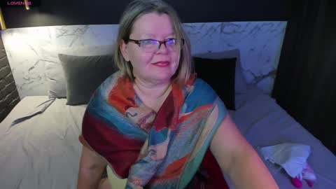 Shannon online show from December 2024 03:54:02 PM