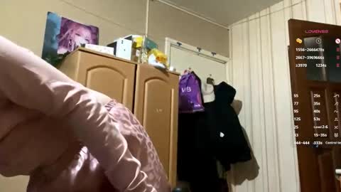 Kristin online show from October 2025 07:54:01 AM