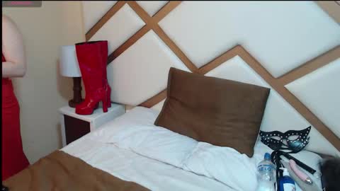 shantal_collinss online show from December 2025 02:00:01 PM