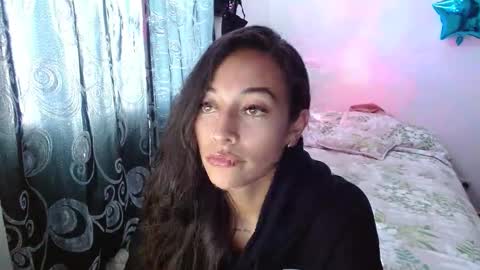 shantal_d01 online show from September 2025 07:19:02 PM